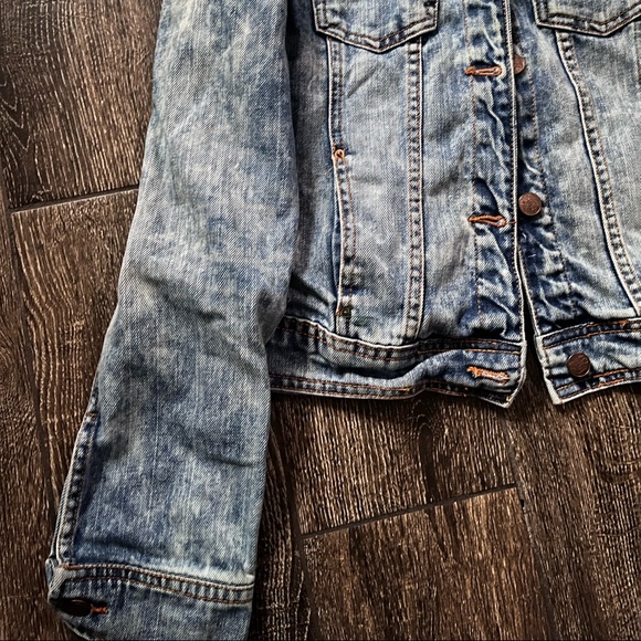 TRF Premuim Wash Zara bleached cropped denim jacket - Picture 6 of 10